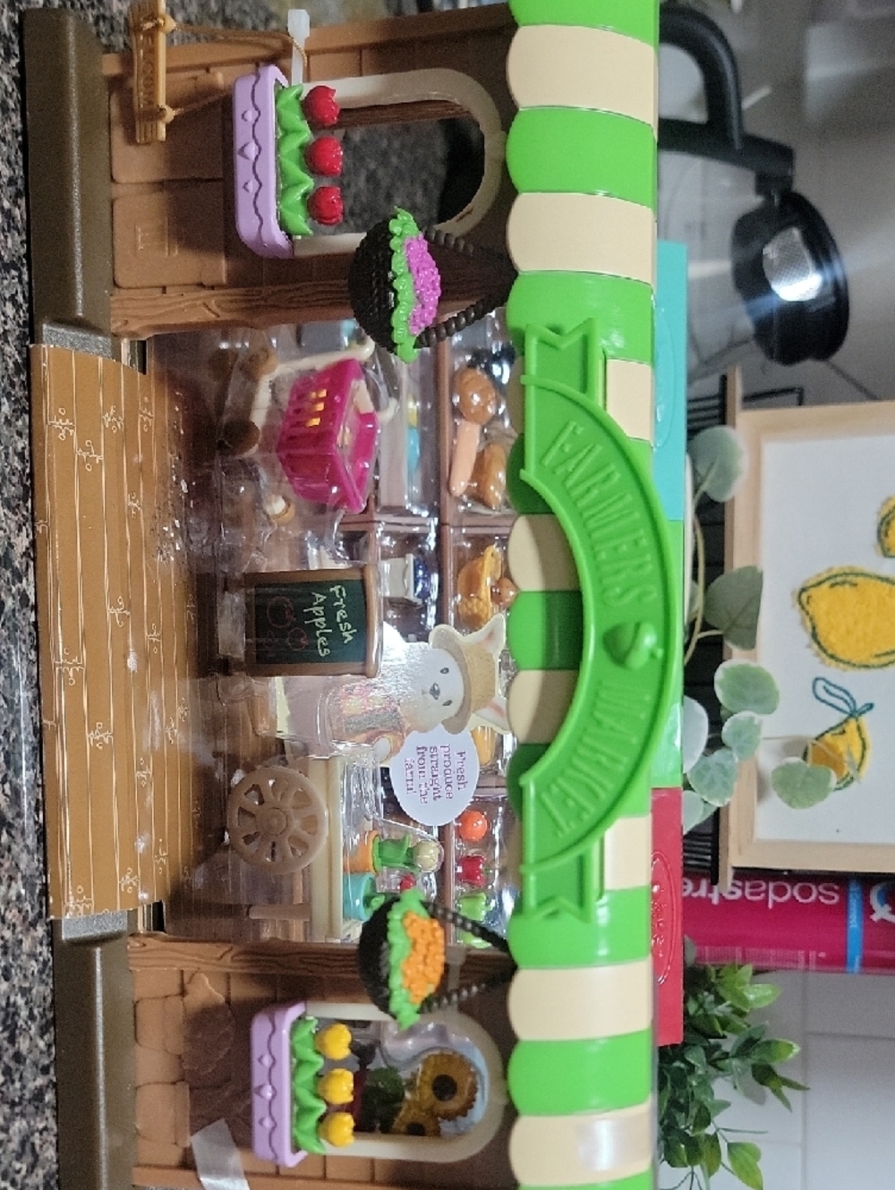 Li'l Woodzeez Playset Hoppin' Farmers Market BRAND NEW Sealed! 🔥🐻🍎🍏 - Picture 4 of 11